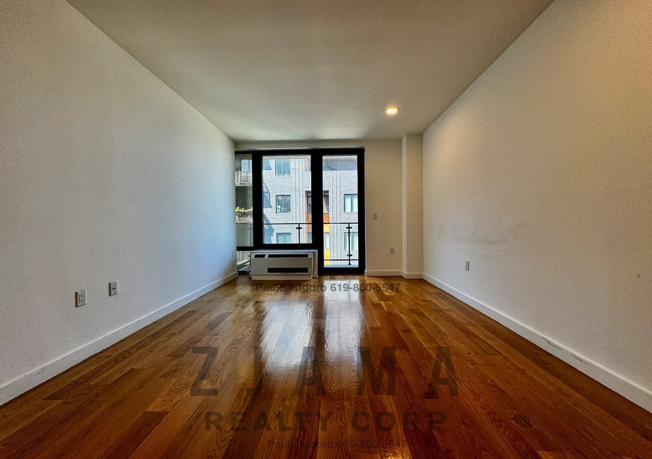 E 19th St #4A - Photo 5 of 22
