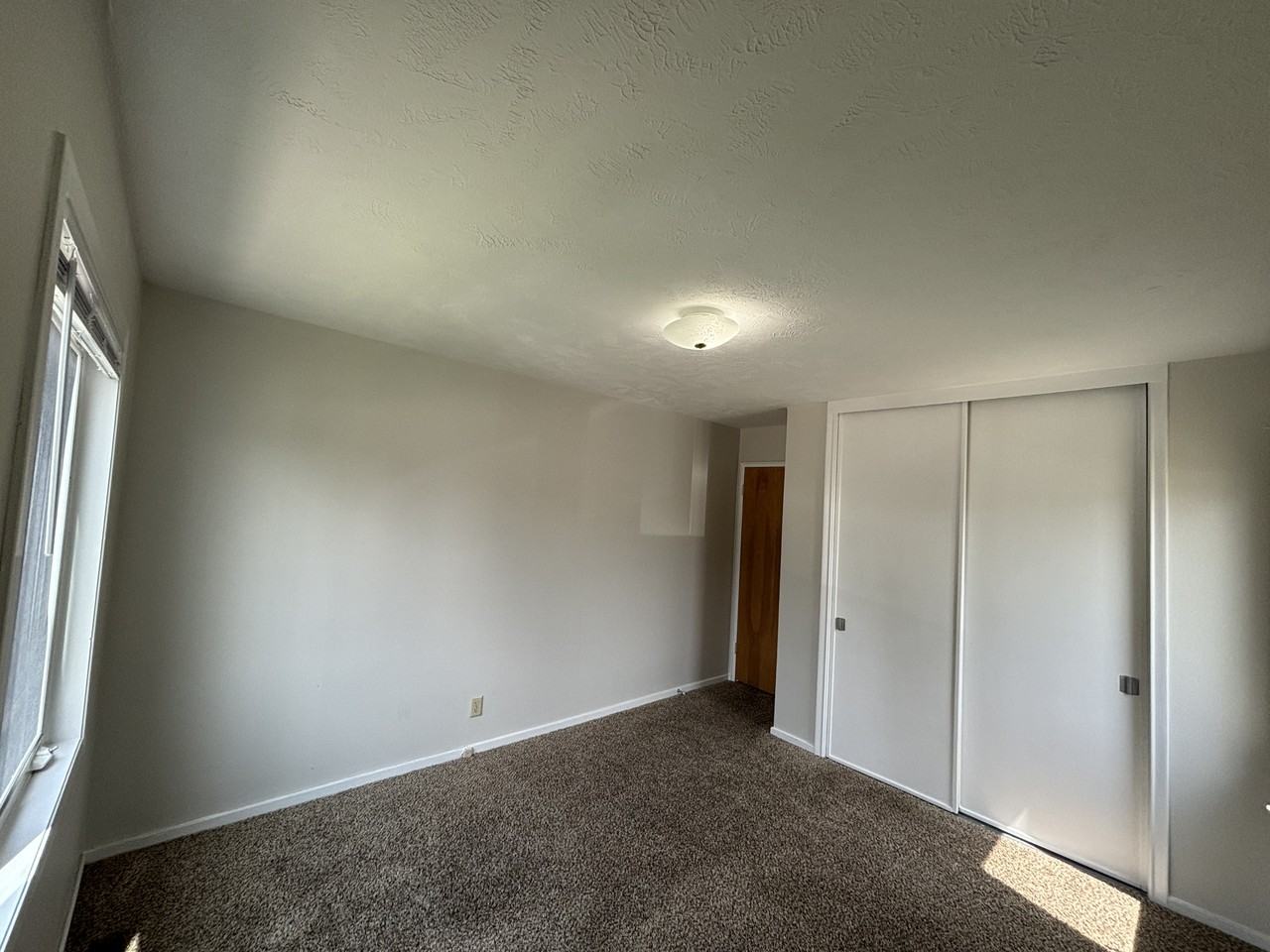 321 W Highland Dr #302 - Photo 5 of 7