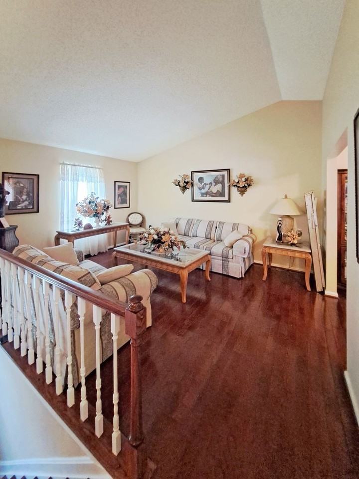 1035 Saint Michaels Dr - Photo 3 of 42