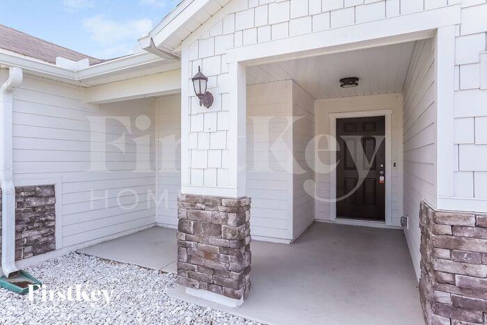 12554 Lake Taylor Ln - Photo 2 of 15