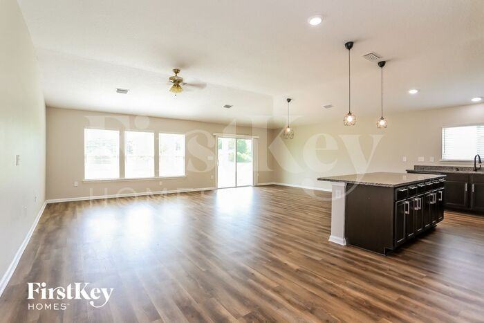 12554 Lake Taylor Ln - Photo 3 of 15