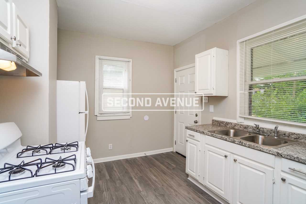 812 Sutcliffe Ave - Photo 2 of 21