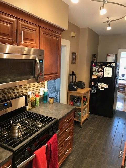 Beverly House - Photo 3 of 20