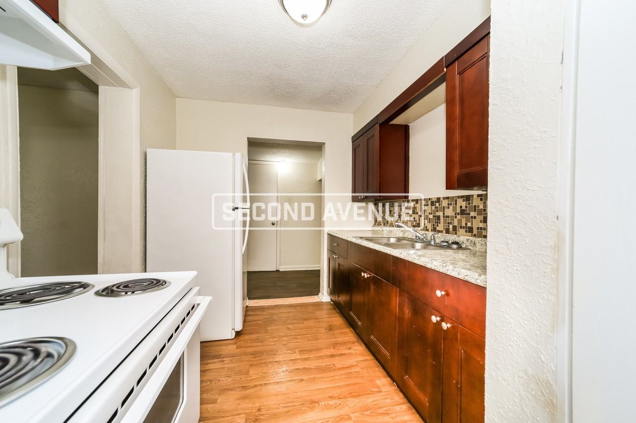 9561 Norfolk Blvd - Photo 4 of 27