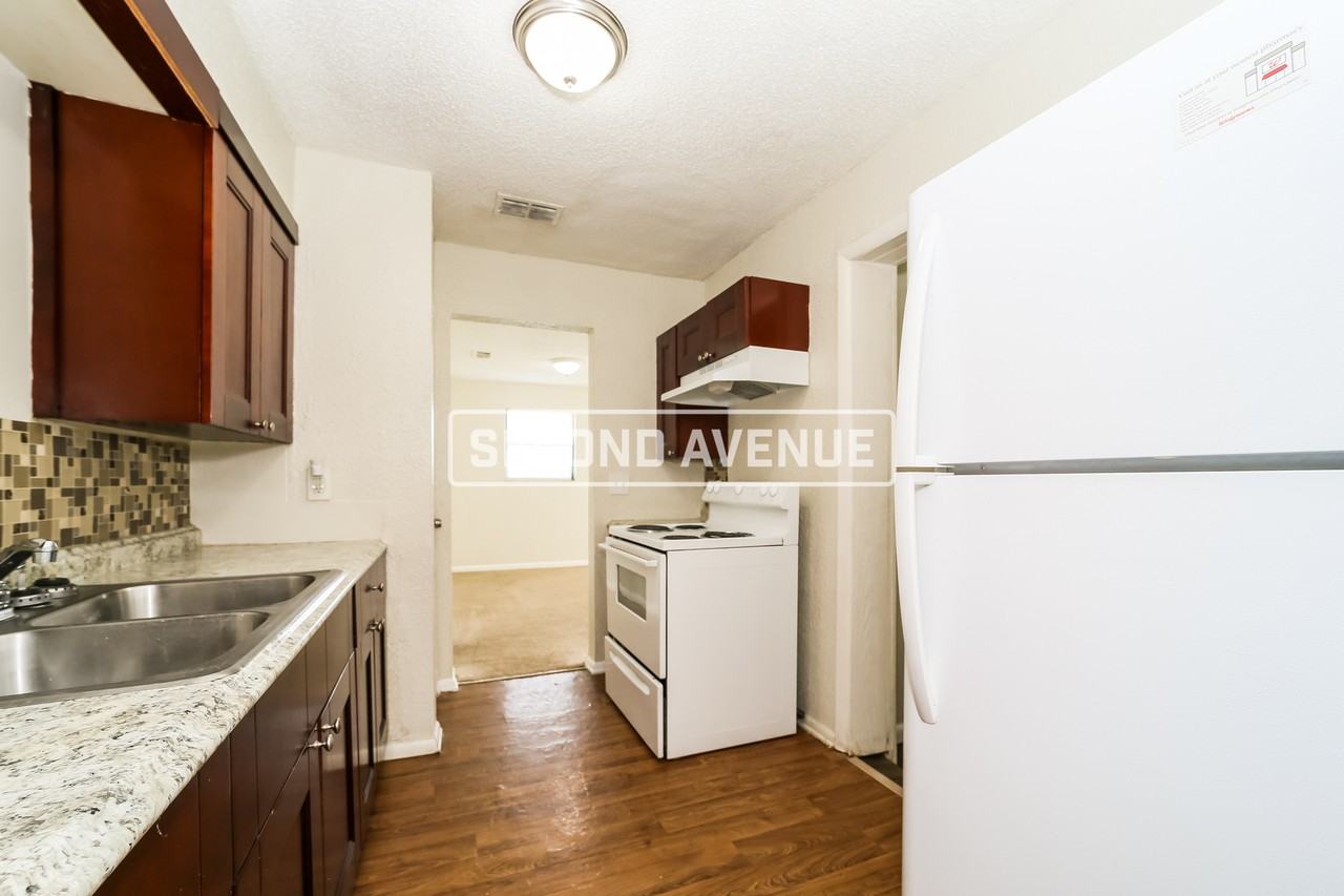 9561 Norfolk Blvd - Photo 5 of 27