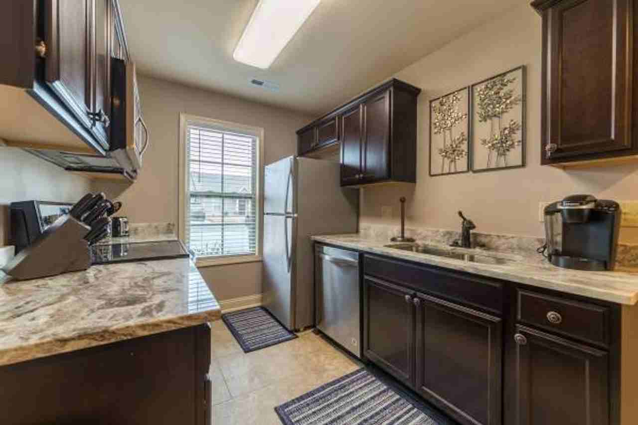 Chandler Pointe - Photo 5 of 50