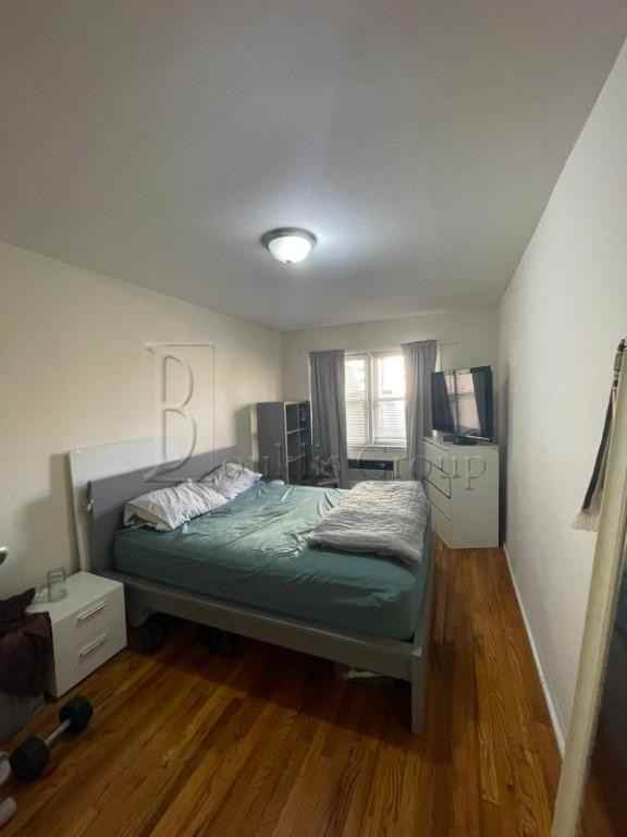 4304 72nd St - Photo 3 of 5