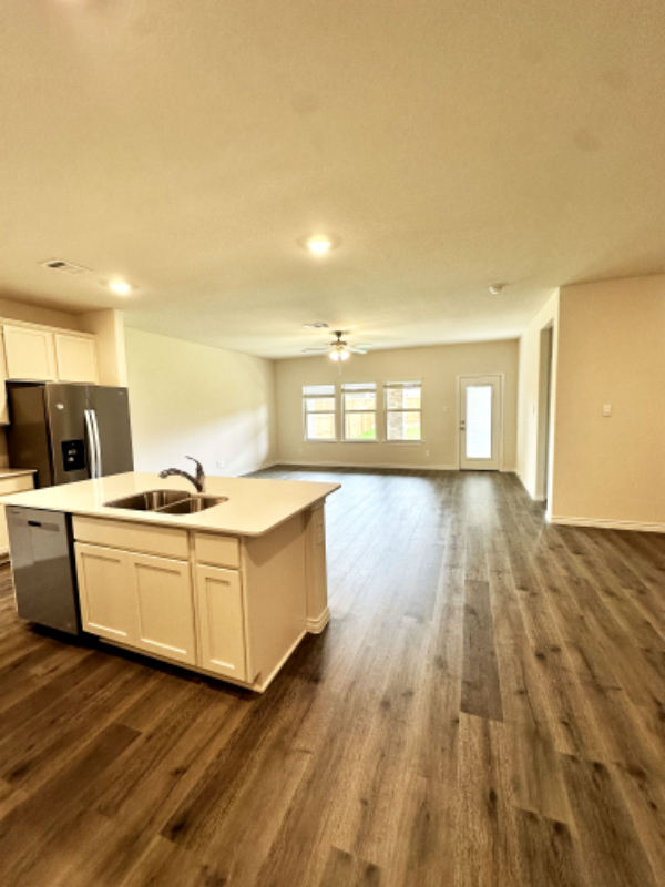 9813 Autumn Leaves Ln - Photo 3 of 13
