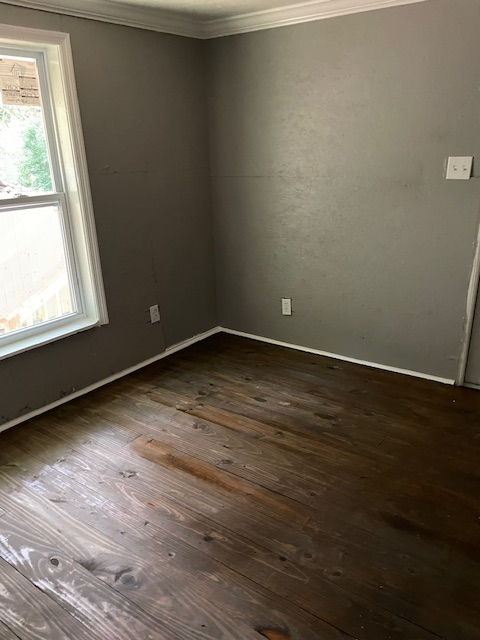 2318 Saxon St #1 - Photo 2 of 4