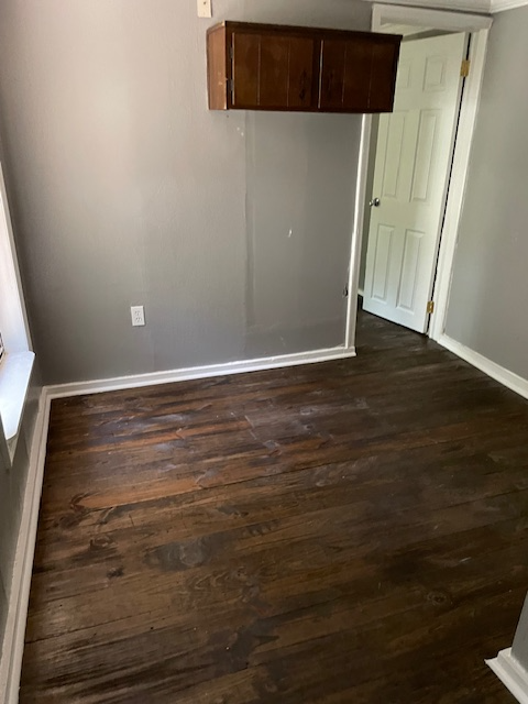 2318 Saxon St #1 - Photo 3 of 4