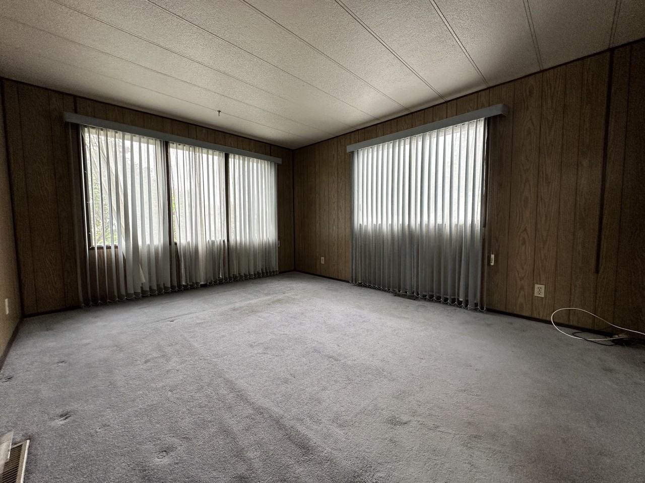 1894 Shore Cres #MAIN - Photo 2 of 18