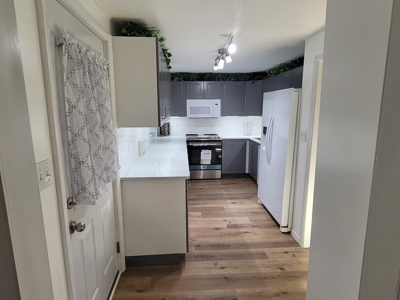 9663 Winston Rd #NA - Photo 2 of 15