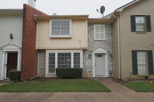 featured image of 10014 Stratmore Cir #10014