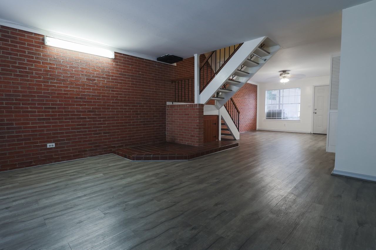 10014 Stratmore Cir #10014 - Photo 2 of 43