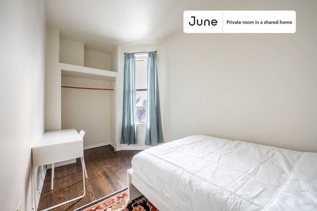 2527 W Division St #B - Photo 2 of 13