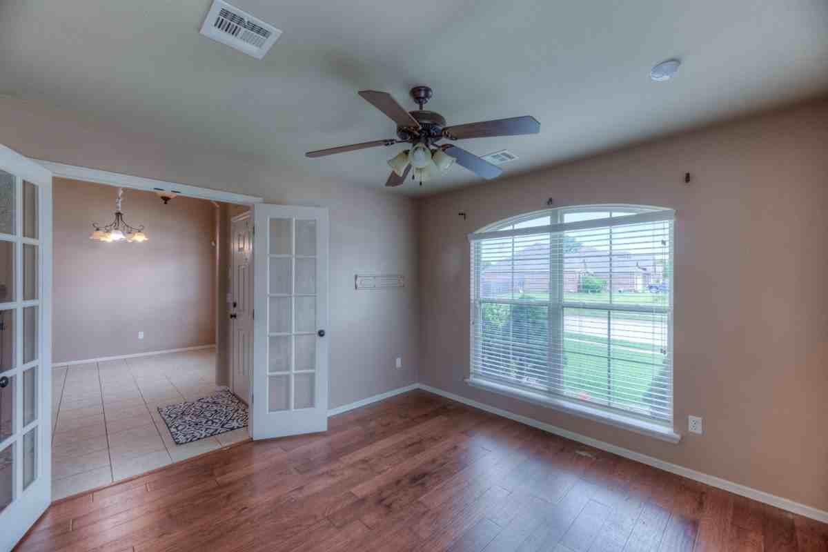 1501 W Birmingham St #1 - Photo 5 of 34