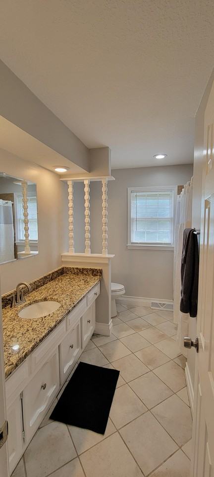 Ne Locust Dr - Photo 4 of 11