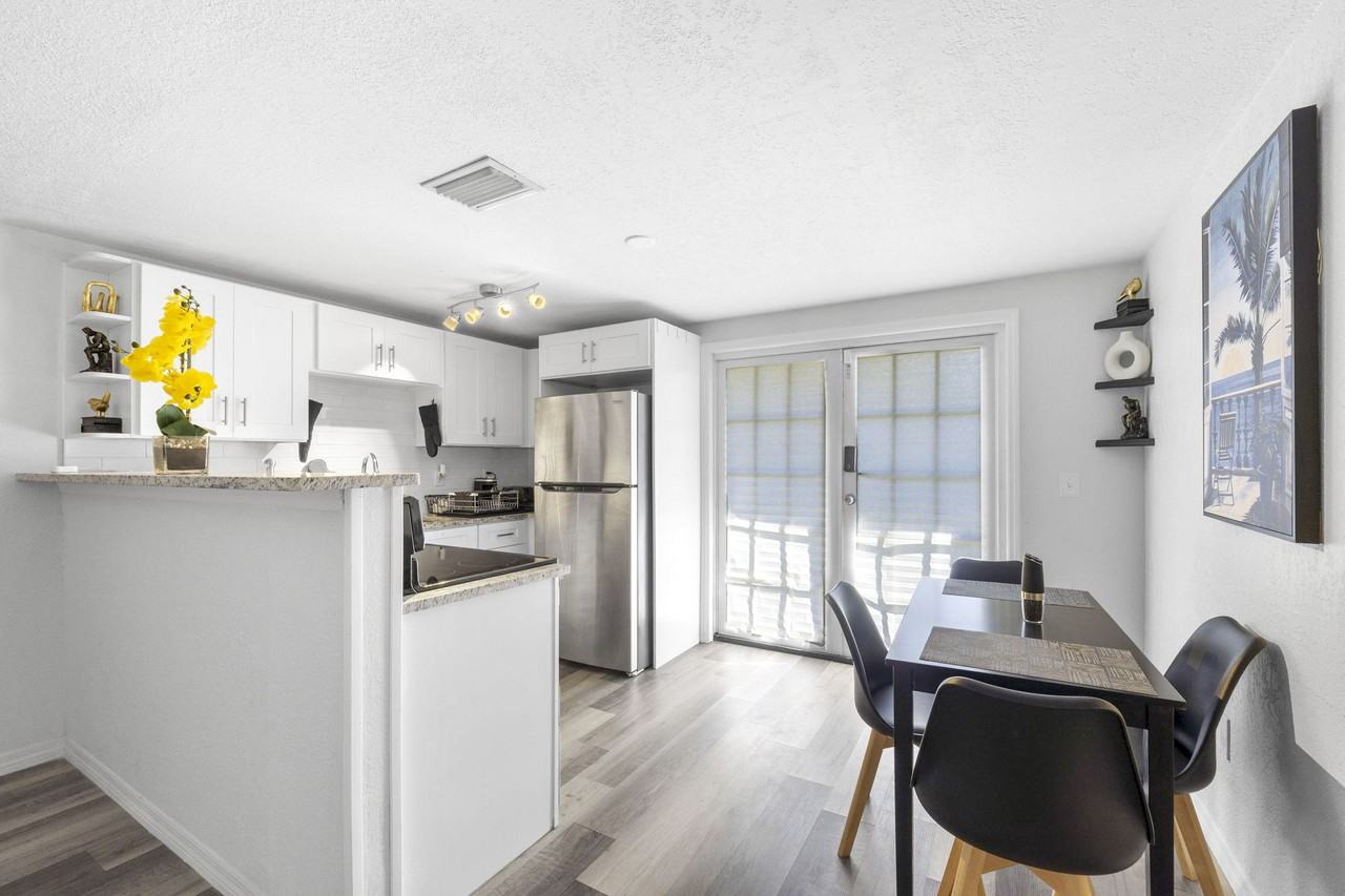 N 45th St - Photo 3 of 12