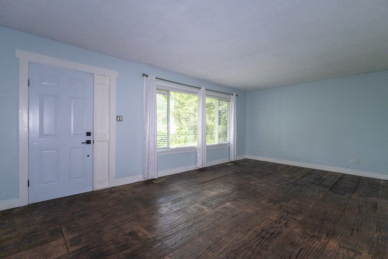 23768 Fraser Highway #Main - Photo 2 of 28