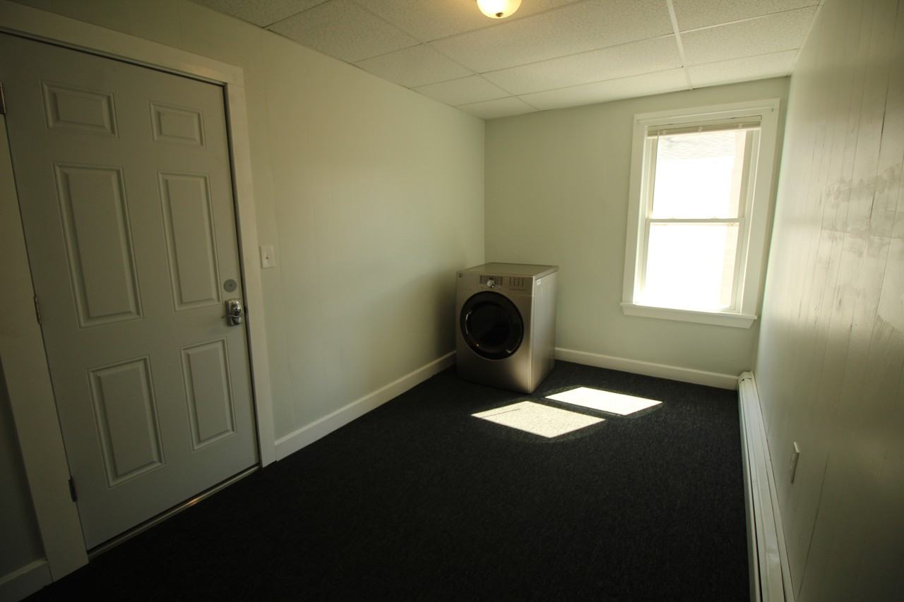 23 Middle Street #202 - Photo 3 of 8