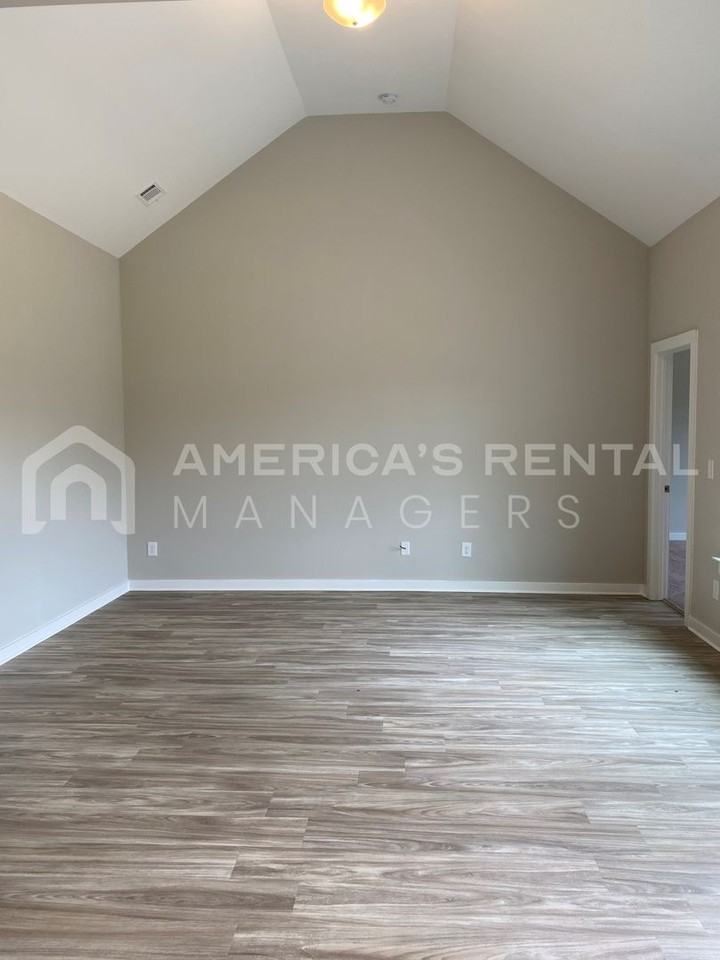 14388 Chase Dr - Photo 5 of 21