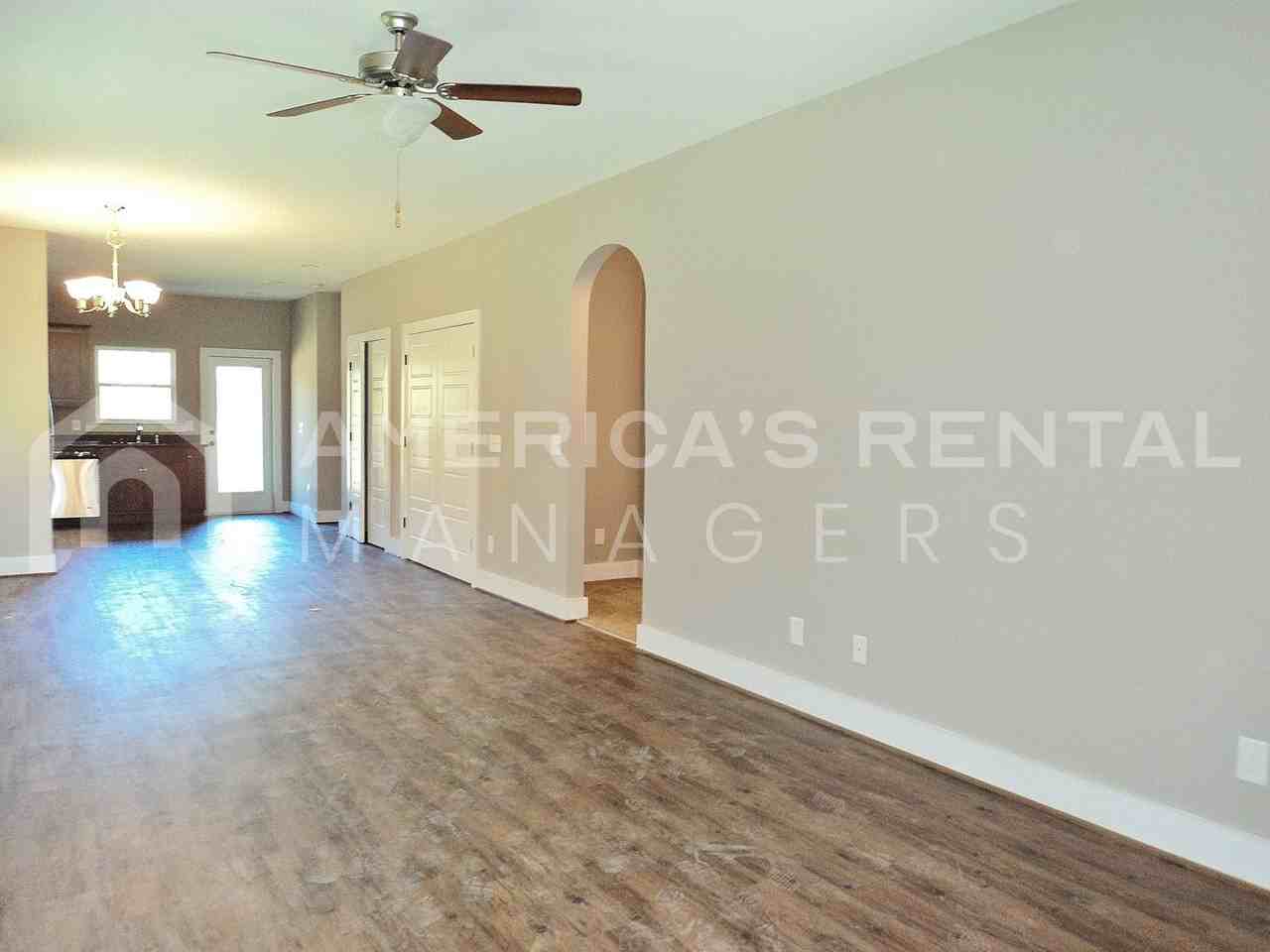 5589 Park Side Rd - Photo 3 of 18