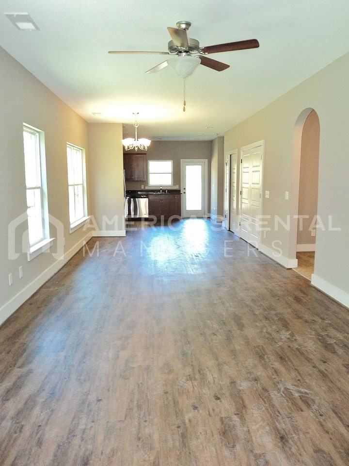 5589 Park Side Rd - Photo 4 of 18