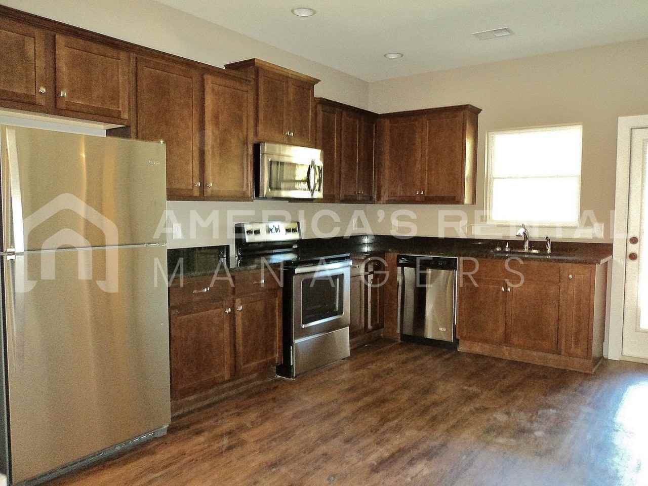5589 Park Side Rd - Photo 5 of 18