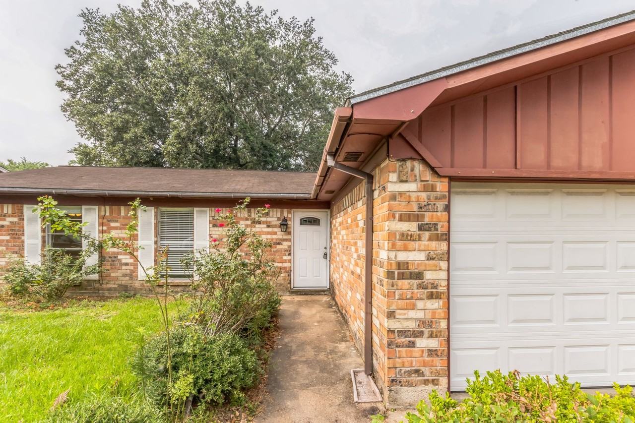 1312 Bay Ridge Blvd - Photo 2 of 30