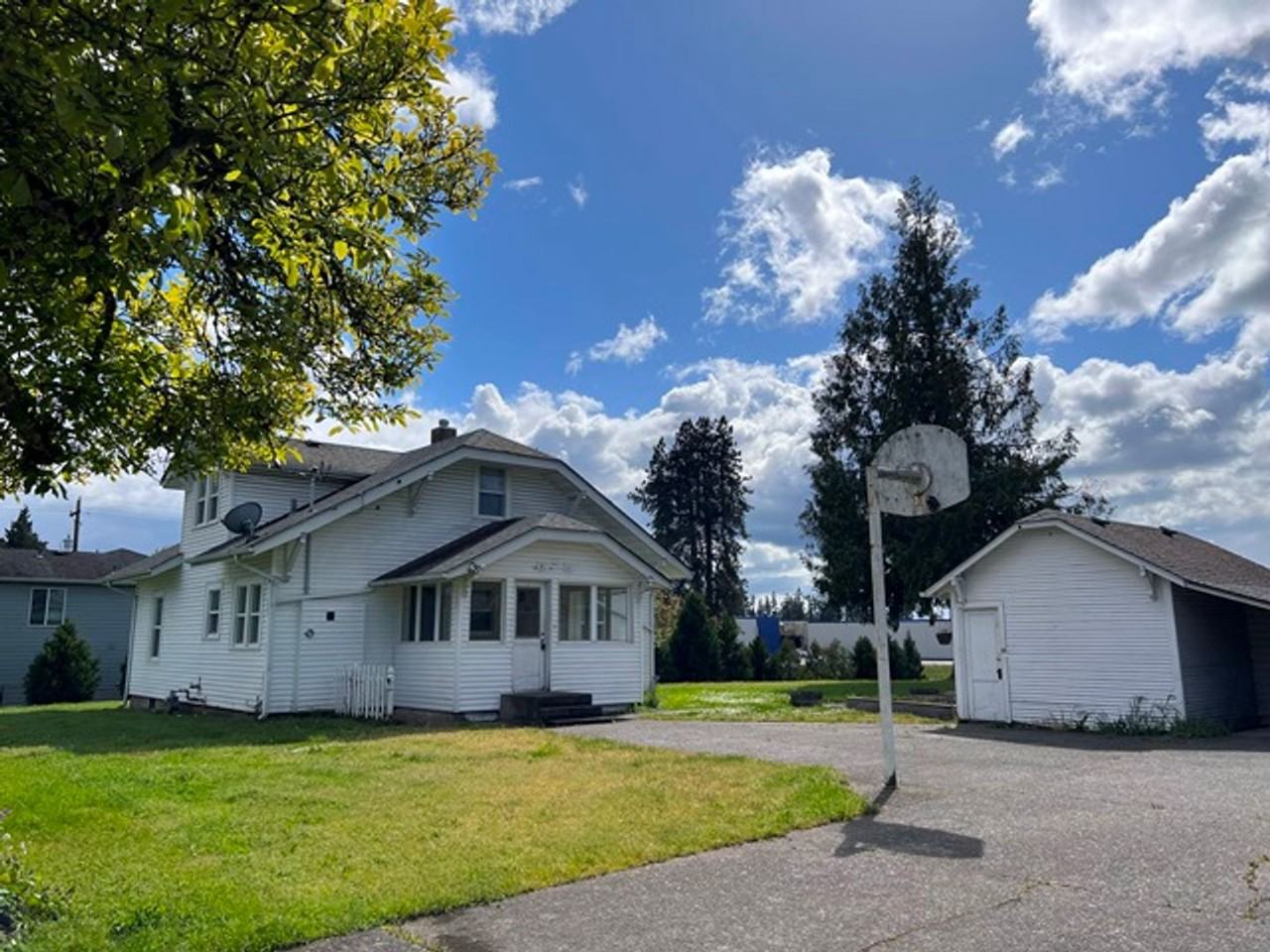 851 N Douglas Ave - Photo 2 of 39