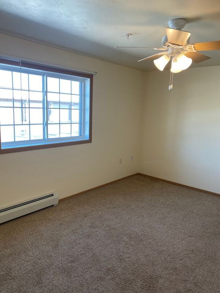 Schindler - Photo 6 of 50