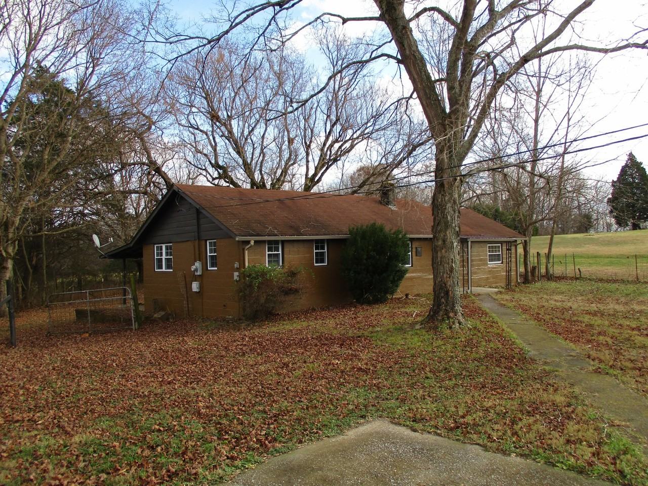 2055 Bend Rd - Photo 2 of 9