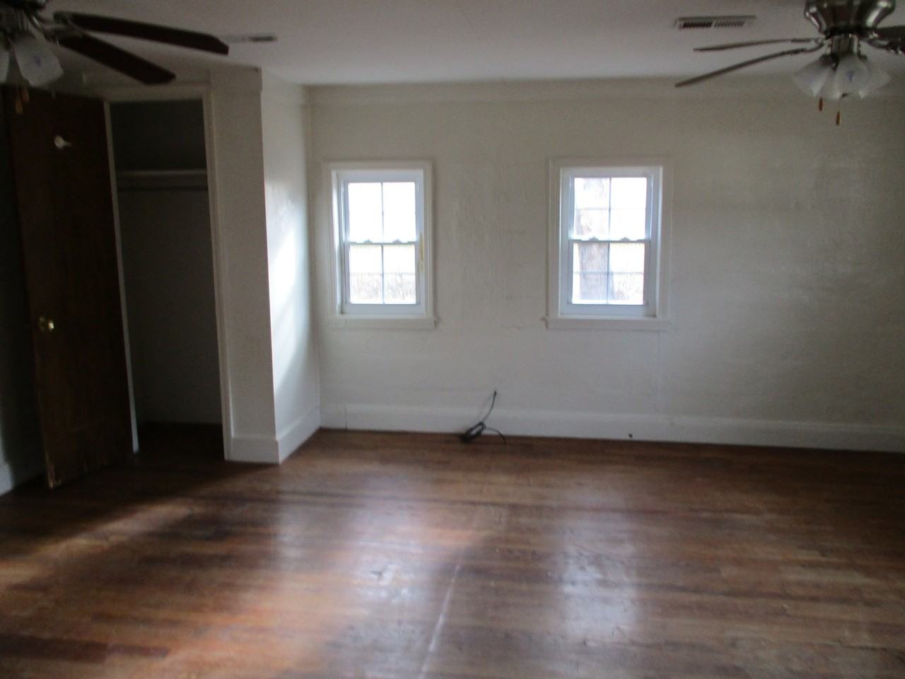 2055 Bend Rd - Photo 3 of 9
