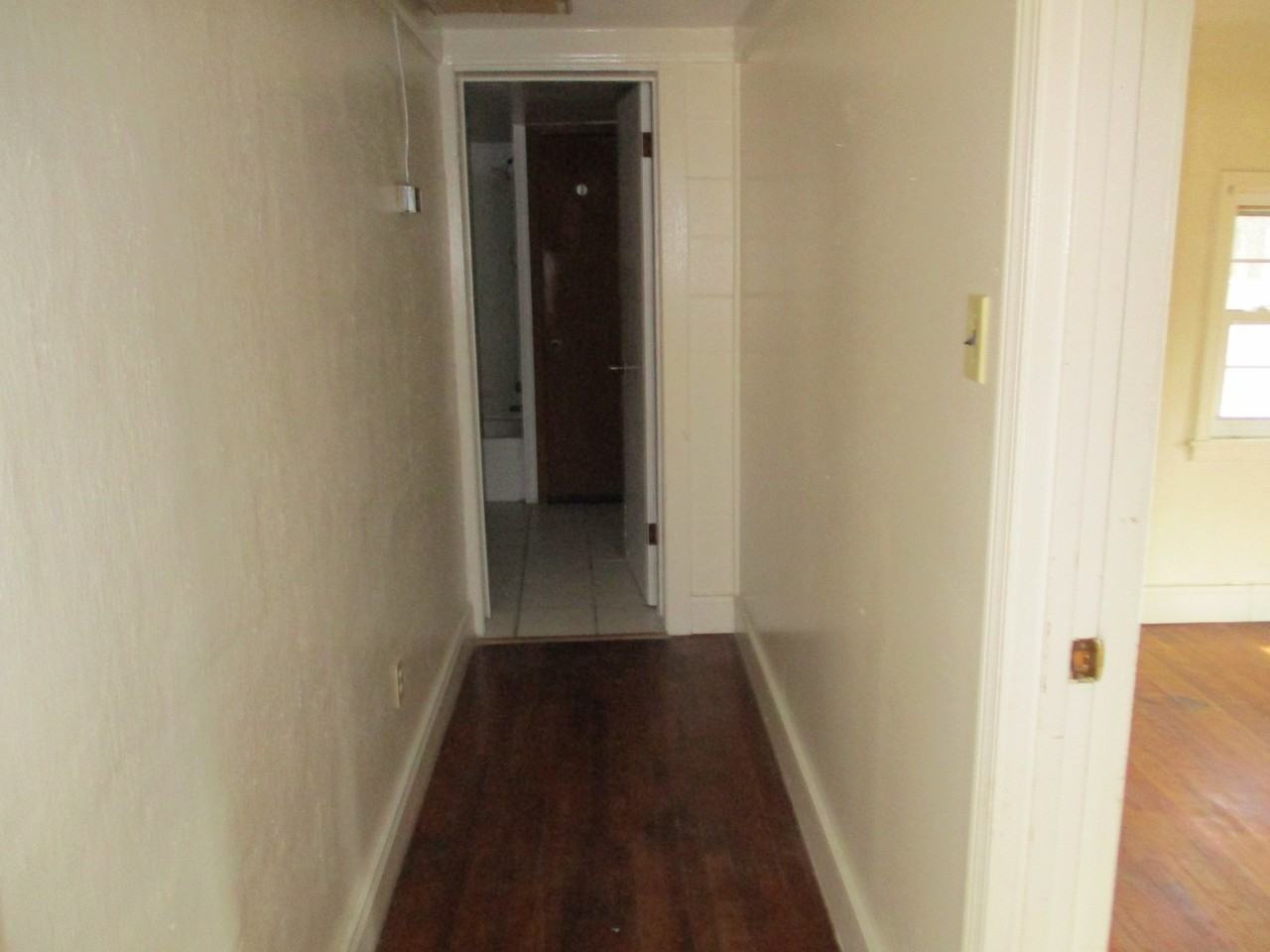 2055 Bend Rd - Photo 4 of 9