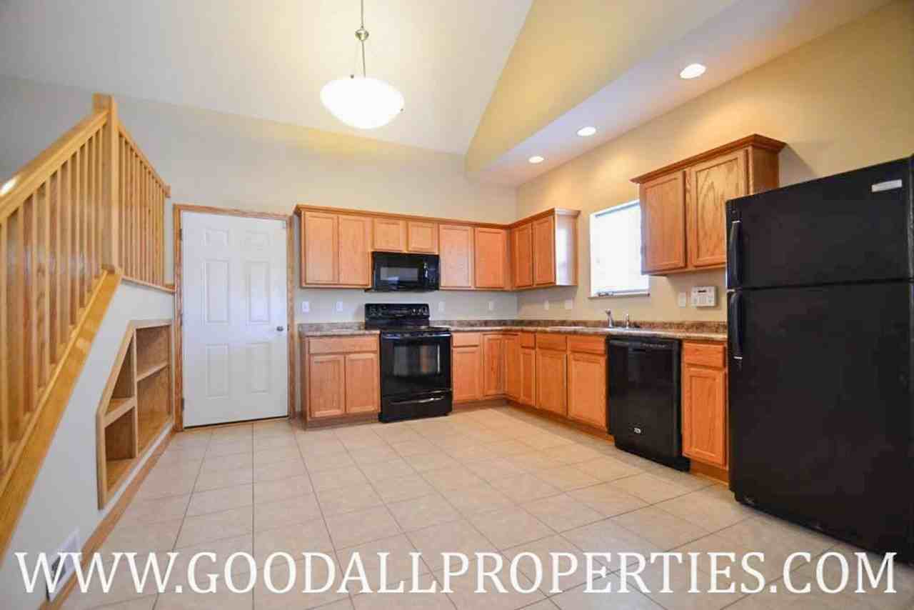 4319 152nd Ct - Photo 2 of 12