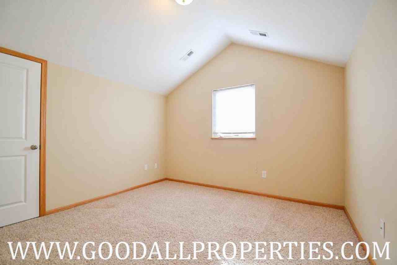 4319 152nd Ct - Photo 5 of 12