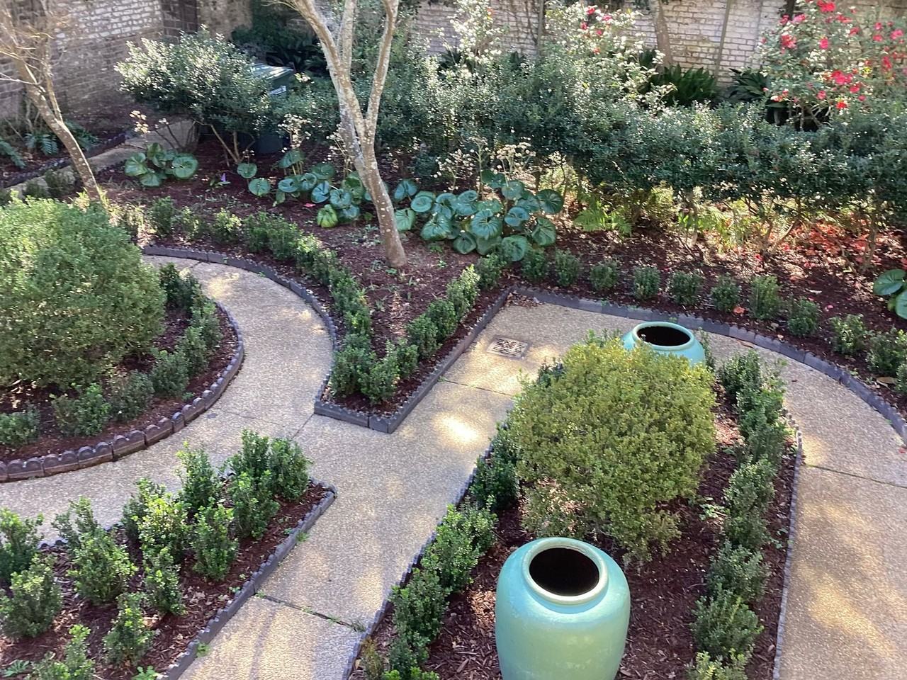 Renovated 2 Bedroom Carriage house off Lafayette Square - Photo 3 of 4