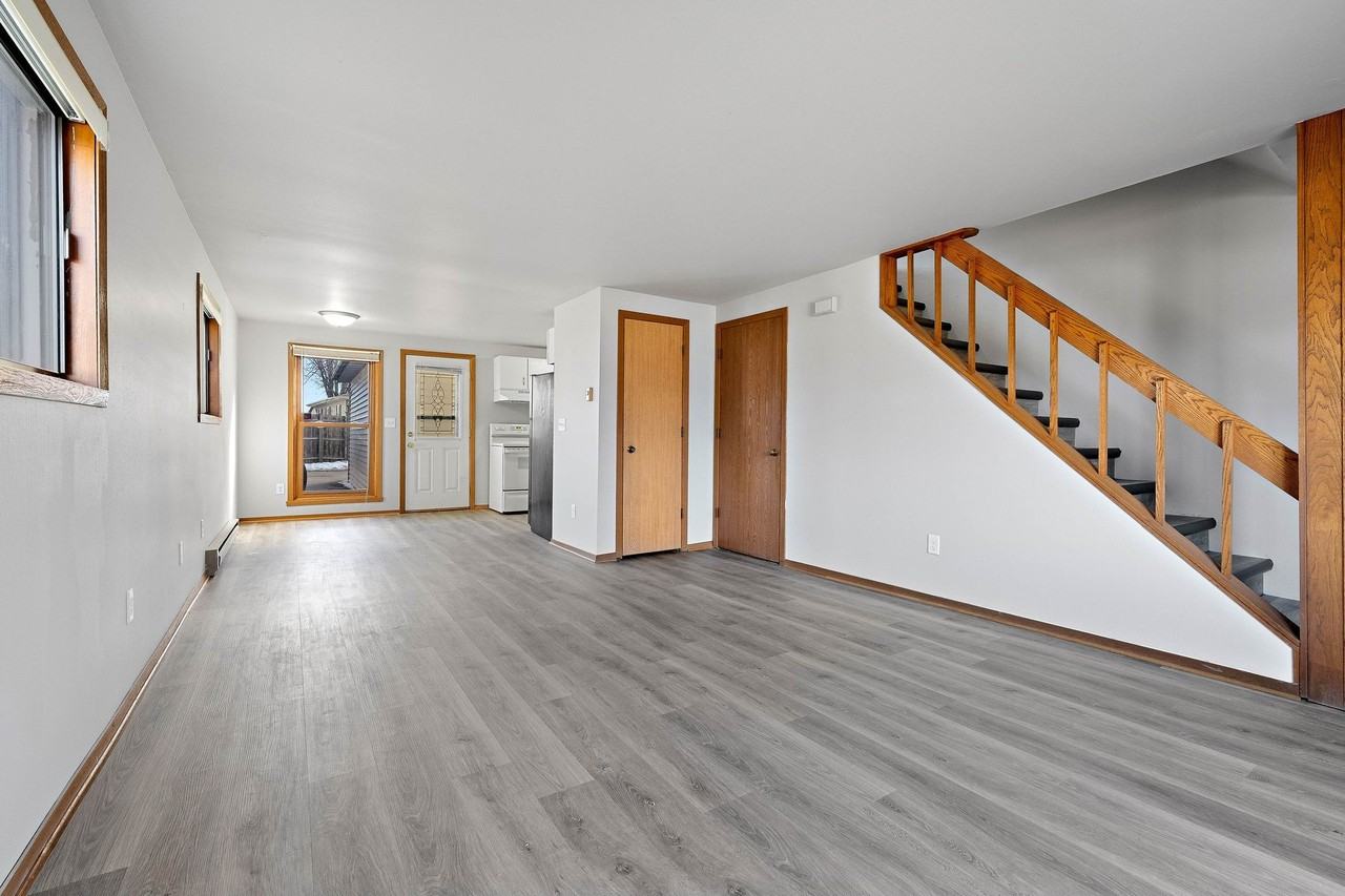 2235 Brookview Ct - Photo 4 of 15