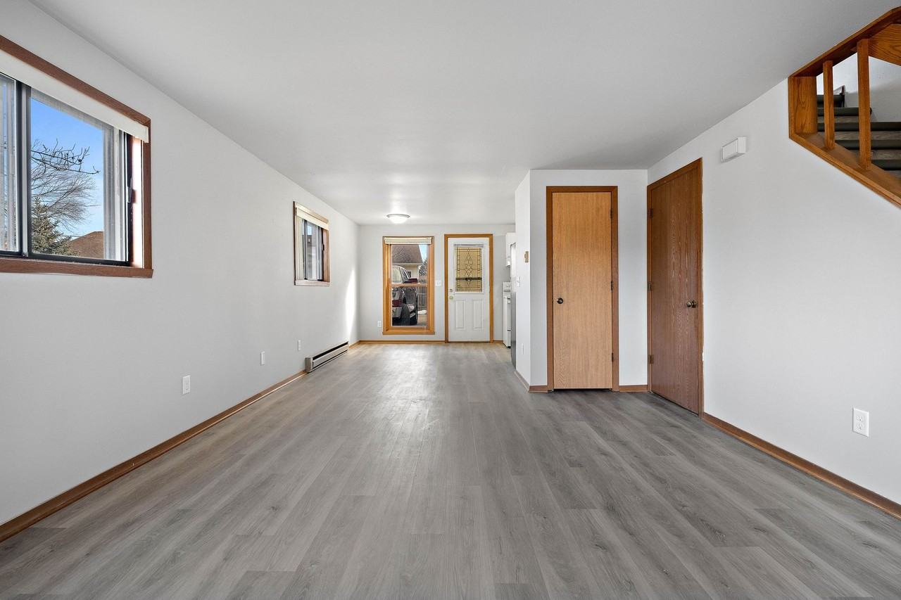 2235 Brookview Ct - Photo 5 of 15