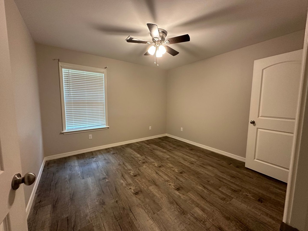 21 Fox Creek Ct - Photo 2 of 12