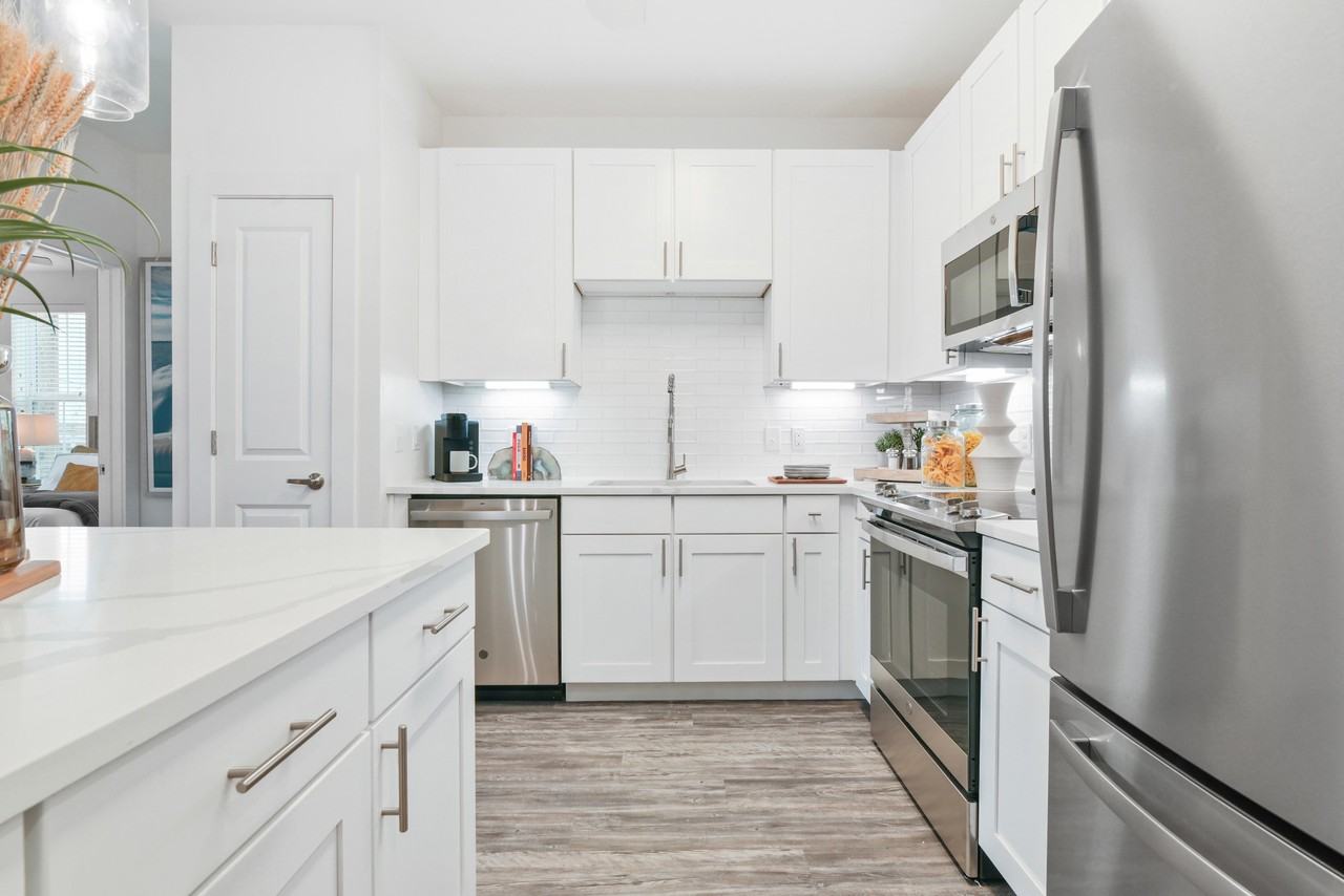 Embree Hill - Photo 3 of 23