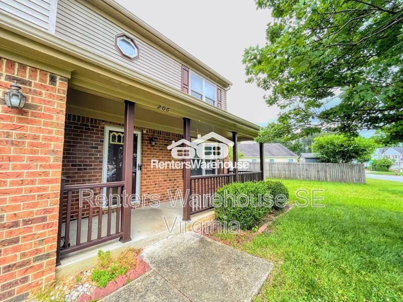 206 Newcastle Ct - Photo 3 of 43