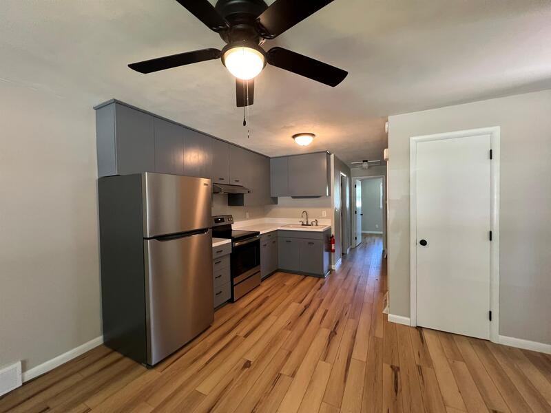 308 306/308 E Parker St - Photo 3 of 26