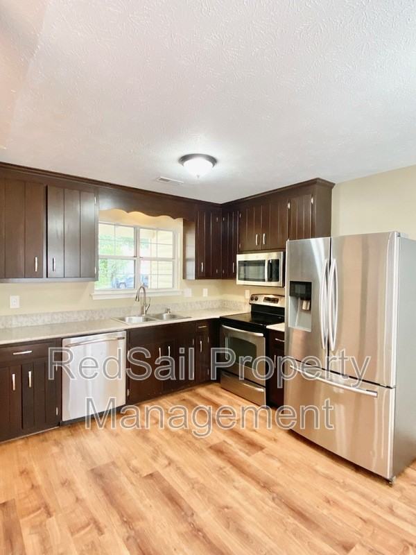 224 Anne Dr - Photo 3 of 18