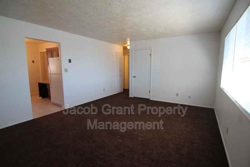 1335 Elizabeth Cir #1 - Photo 5 of 10