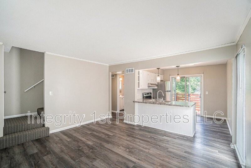 1926 Westavenue - Photo 7 of 18