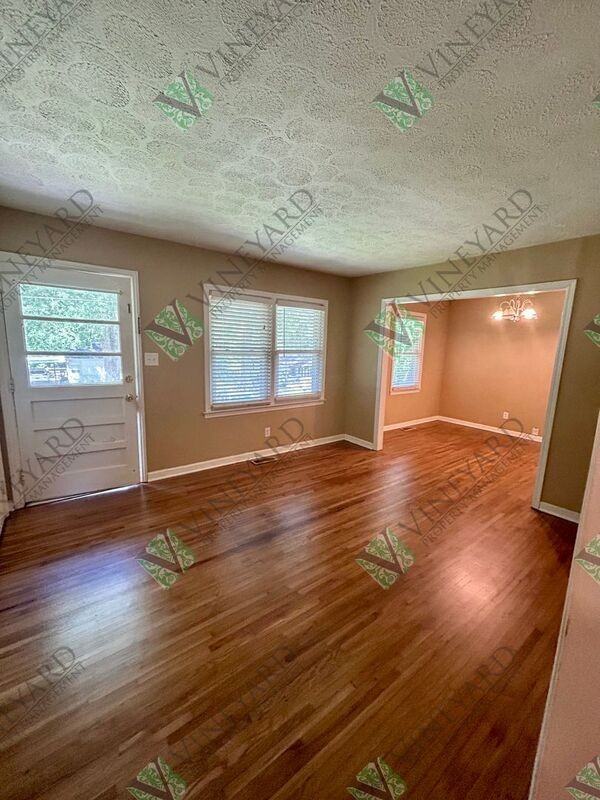 4306 Hillcrest Rd - Photo 4 of 19