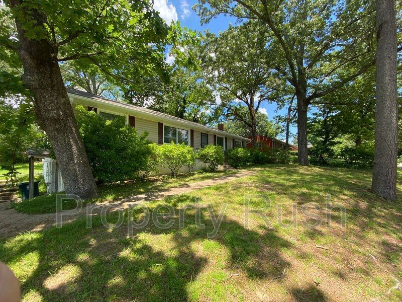 1503 Pin Oak Dr - Photo 2 of 32