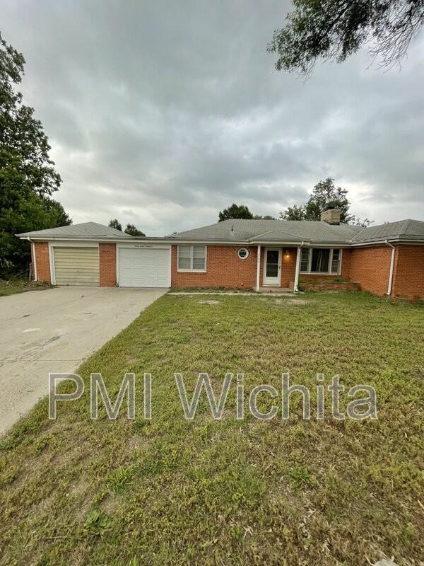 4700 S Laura St - Photo 2 of 14