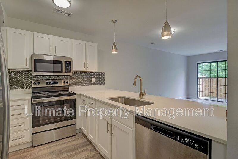 1705 41st St #C - Photo 2 of 17